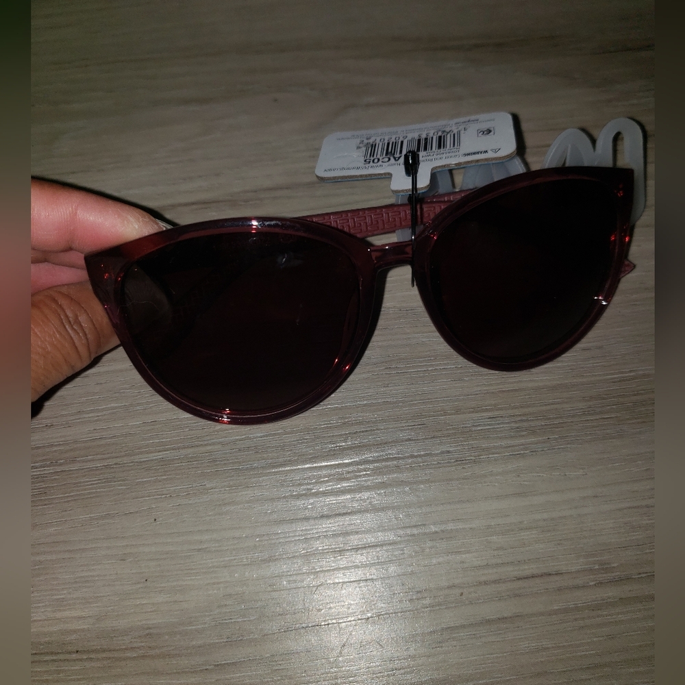 Womens dark mauve sunglasses polarized 100% UVA & UVB Foster  Grant